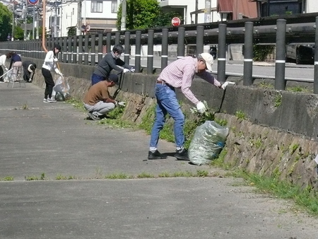 一斉清掃の様子(1)