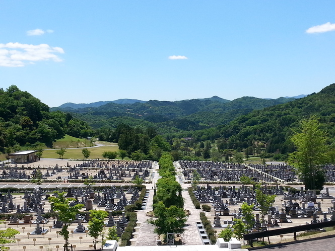 宝塚すみれ墓苑の全景写真