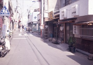 阪急逆瀬川駅前付近