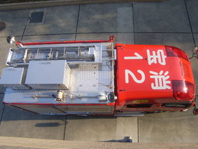消防水槽付ポンプ自動車　12－T上からの写真
