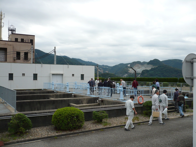 惣川浄水場の見学の様子