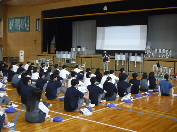宝塚高等学校での出前授業の様子