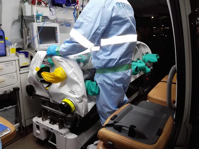 救急車内 アイソレーター