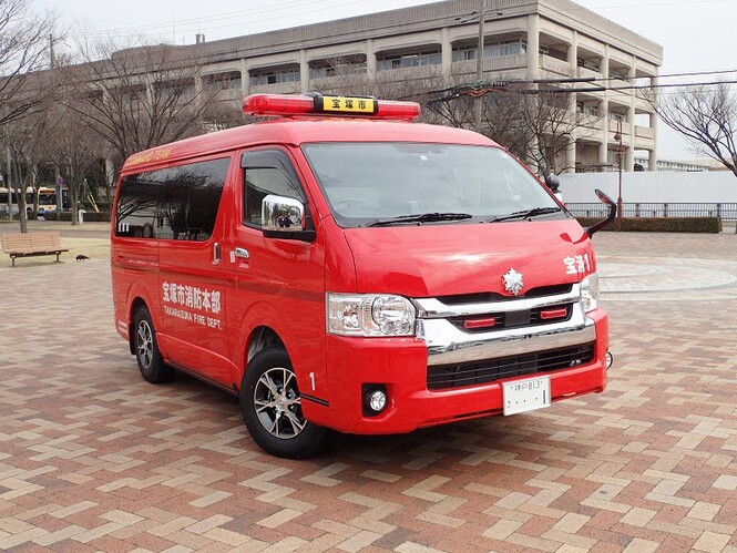 はしご車全体（右斜め）