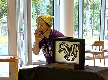 写真:紙芝居の様子