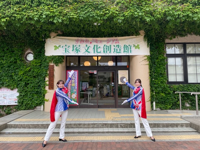 文化創造館入口前