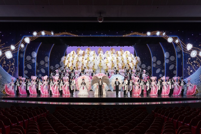 宝塚歌劇団　月組フィナーレ写真