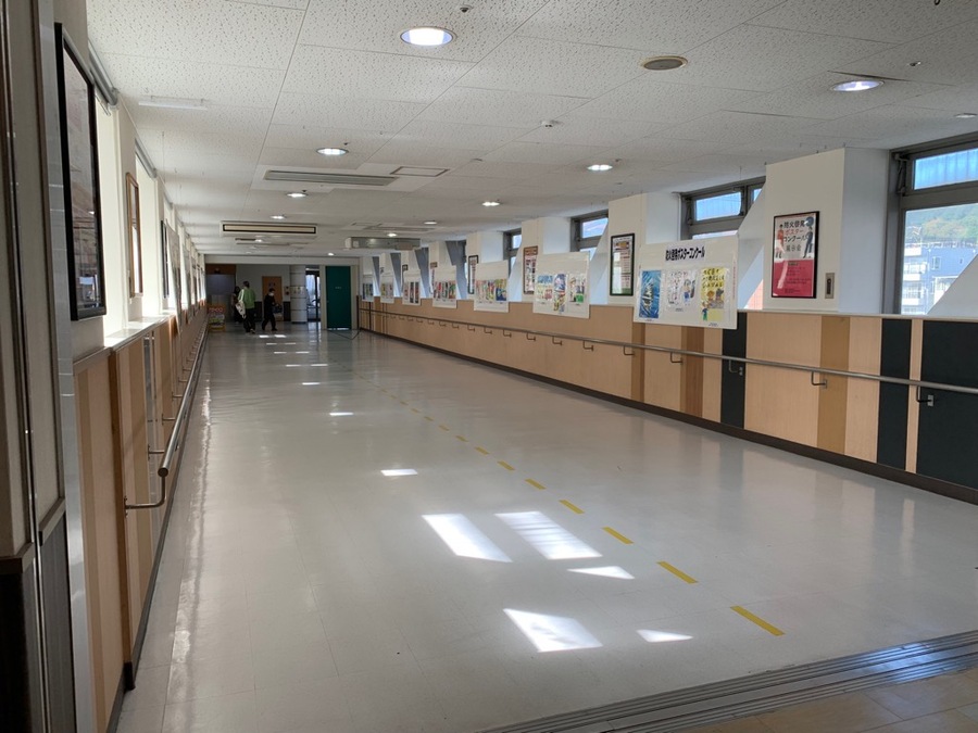 ダイエー宝塚中山店　連絡通路1