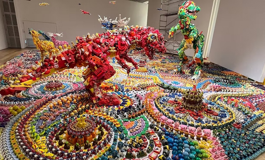 おもちゃで作った恐竜の写真