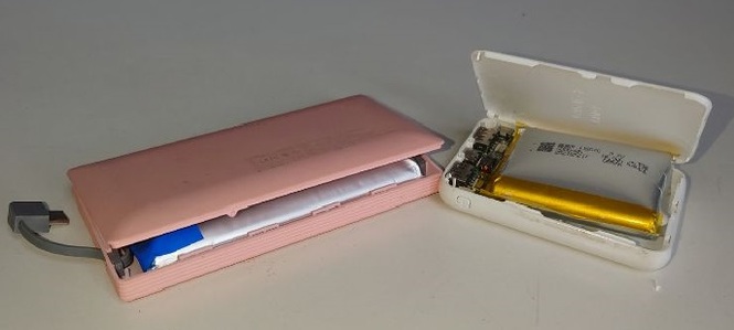 膨張したモバイルバッテリー