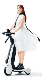 立ち乗り型「C+walkT（シー・ウォーク・ティー）」