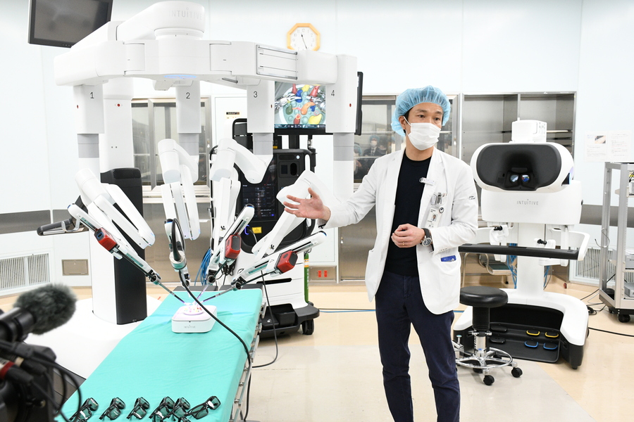  令和7年12月18日　宝塚市立病院ダビンチ内覧会