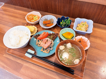 cafe kitchen ReBorN「リボン給食」の写真