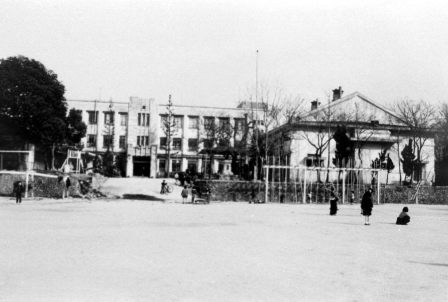 昭和29年に撮影した宝塚小学校の写真