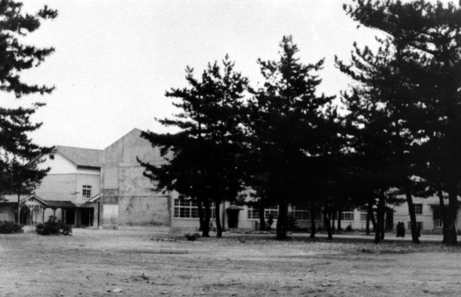 昭和29年に撮影した宝塚中学校の写真