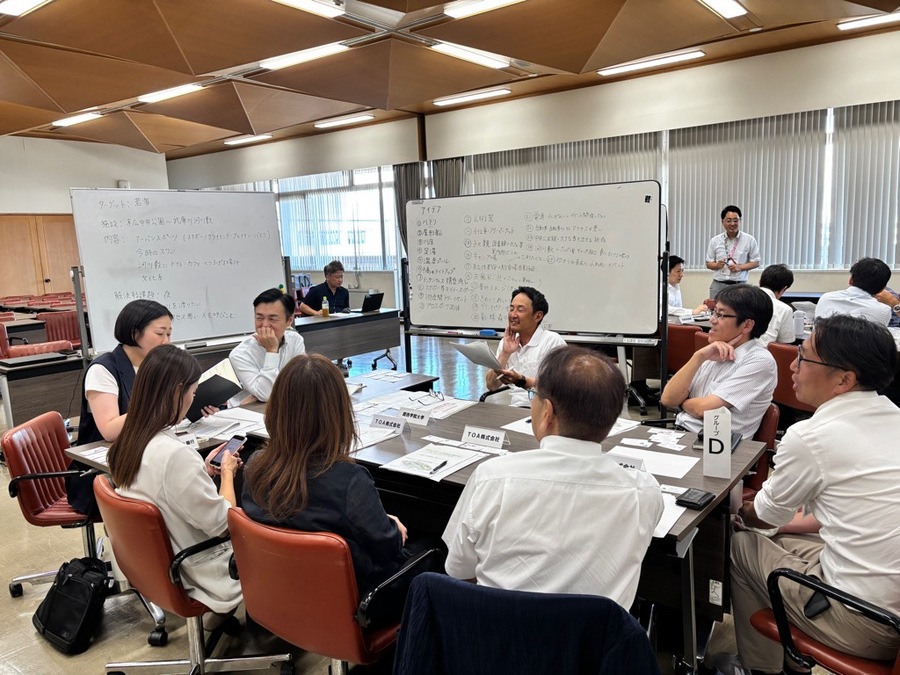 大会議の様子