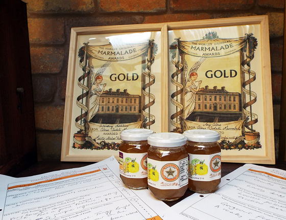 手づくりマーマレードとジャムの写真