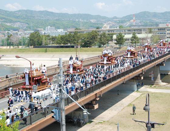 宝塚だんじりパレードの写真