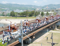 宝塚だんじりパレードの写真