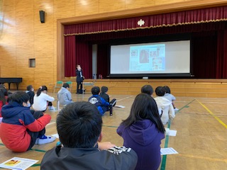 新聞社による出前授業(11/18)