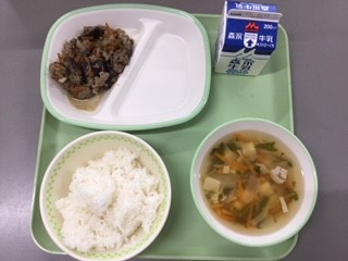 給食