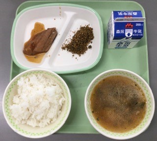 給食