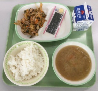 給食