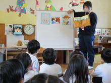 誰が関わっているかな?