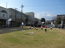 空高くあがる凧