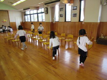 いす運び