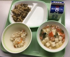 給食