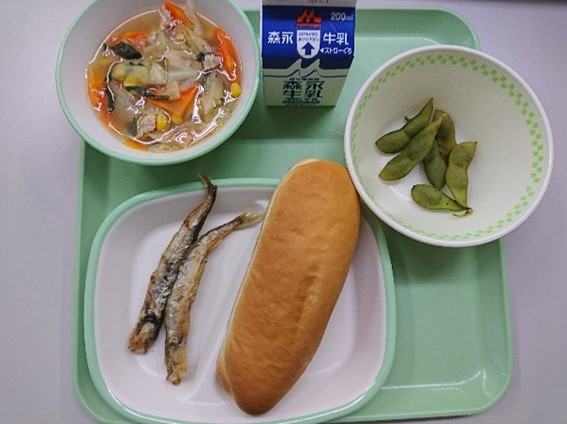 給食