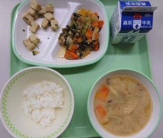 給食