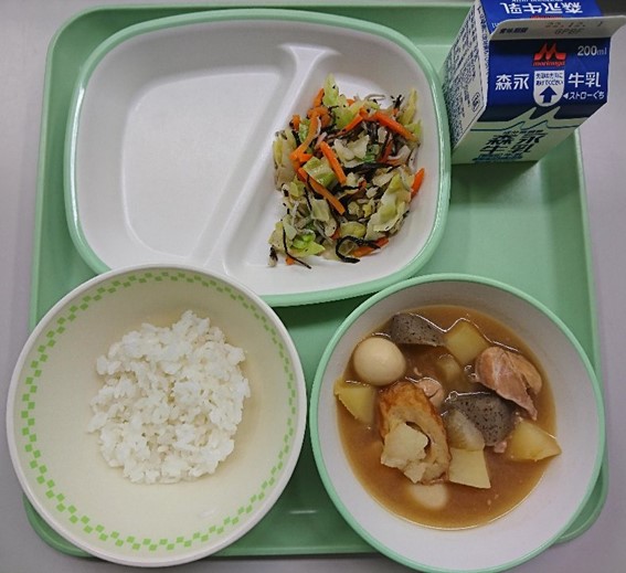 給食