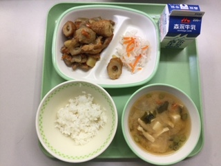 給食