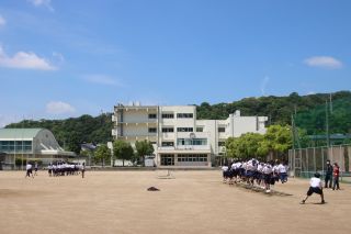 大縄跳び練習中