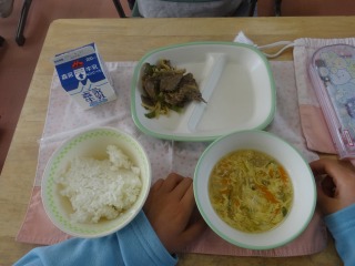 給食