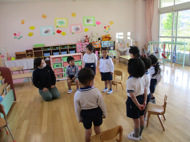 幼稚園の歌も
