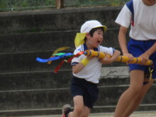 中学生と台風のめ競走