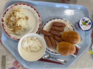 朝食