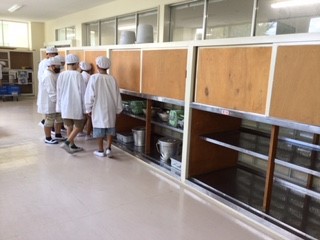 給食