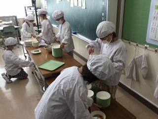 給食