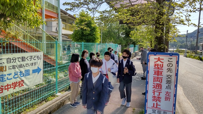 あいさつ運動の様子