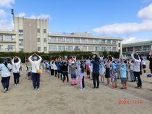 大きなくりの木の下で