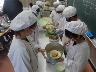 給食