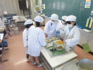 給食