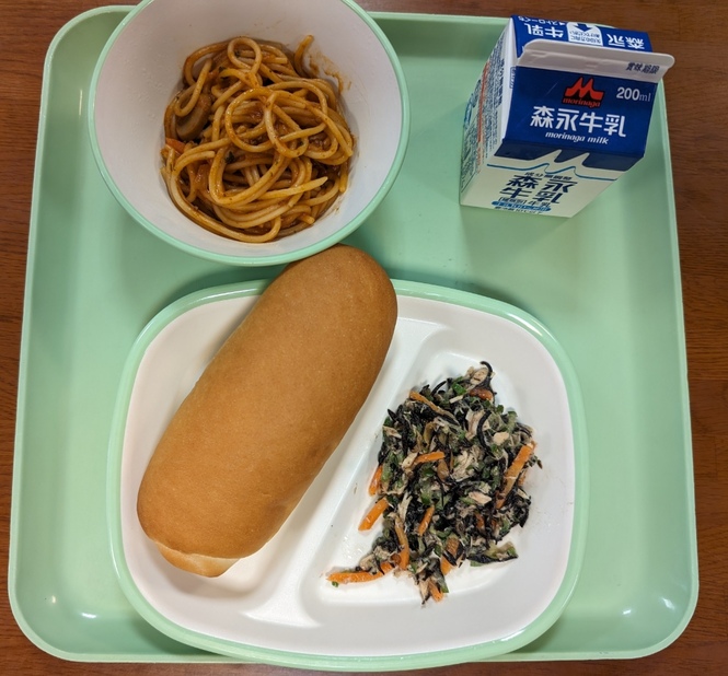 給食