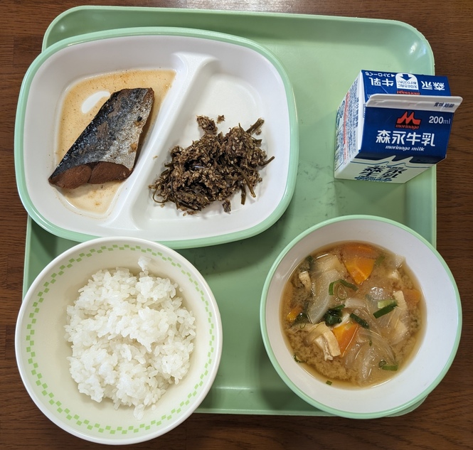 給食