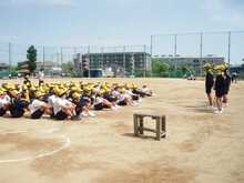 団長、副団長が挨拶する写真
