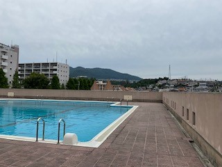 プール